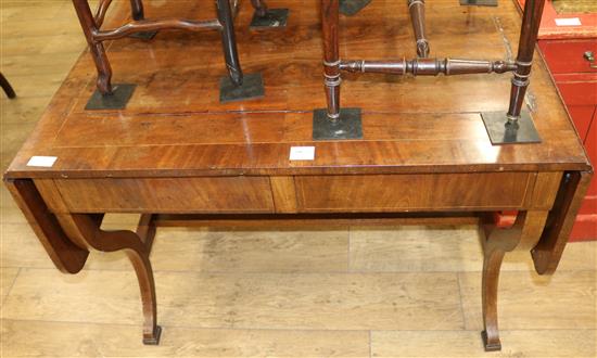 A sofa table W.103cm